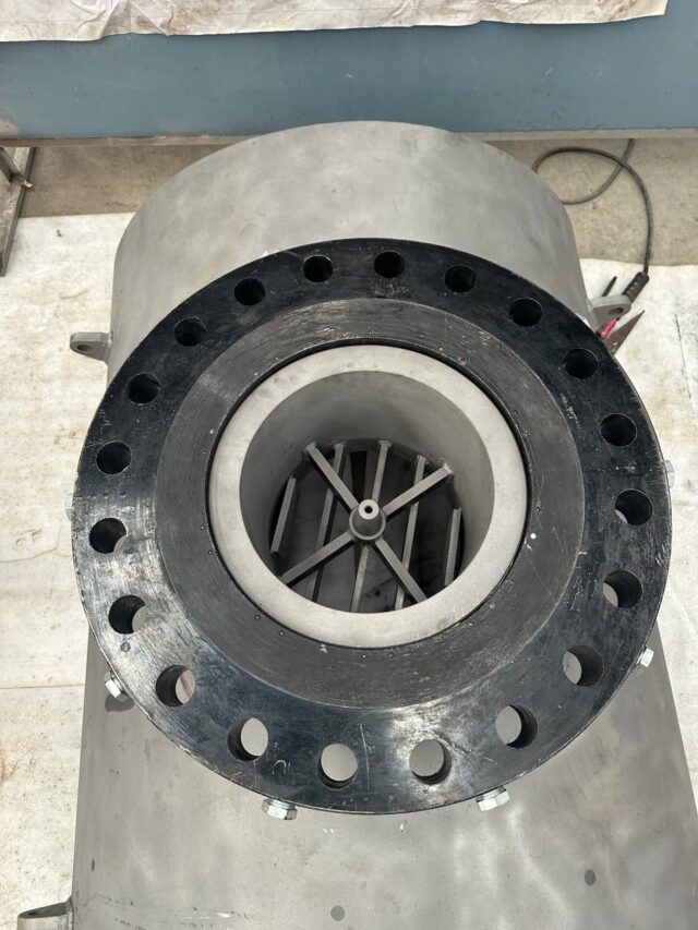 Split Tee with Flow Bars